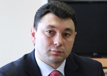 Эдуард Шармазанов